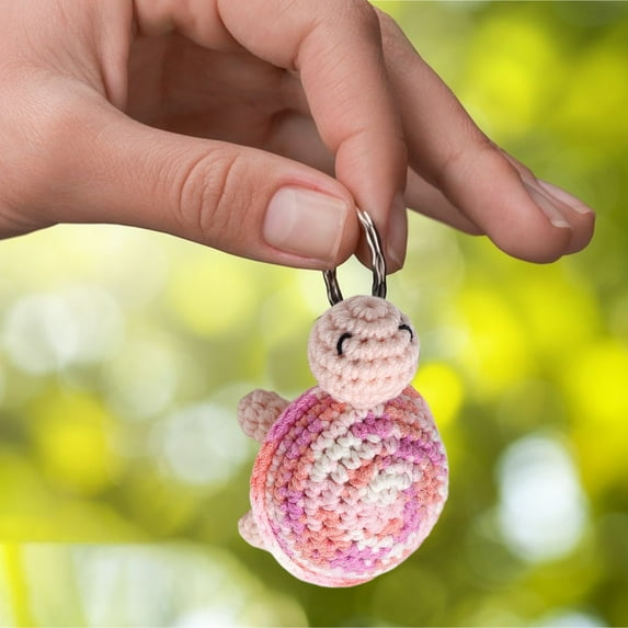 Daiosportswear Handcrafted Crochet Turtle Keychain Pendant, Unique Mother's Day Gift, Small Size 2.4x3.2x2.2in, Wool Material, Cute Ornament, Special Present