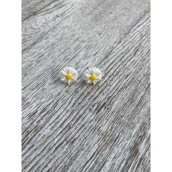 Daisy Stud Earrings Gift