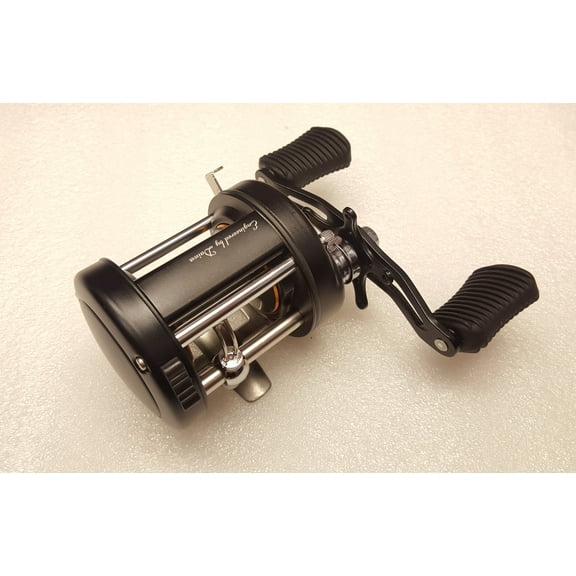 Daiwa M-CUTD300L Millionaire Classic Round Baitcast Reel, LH
