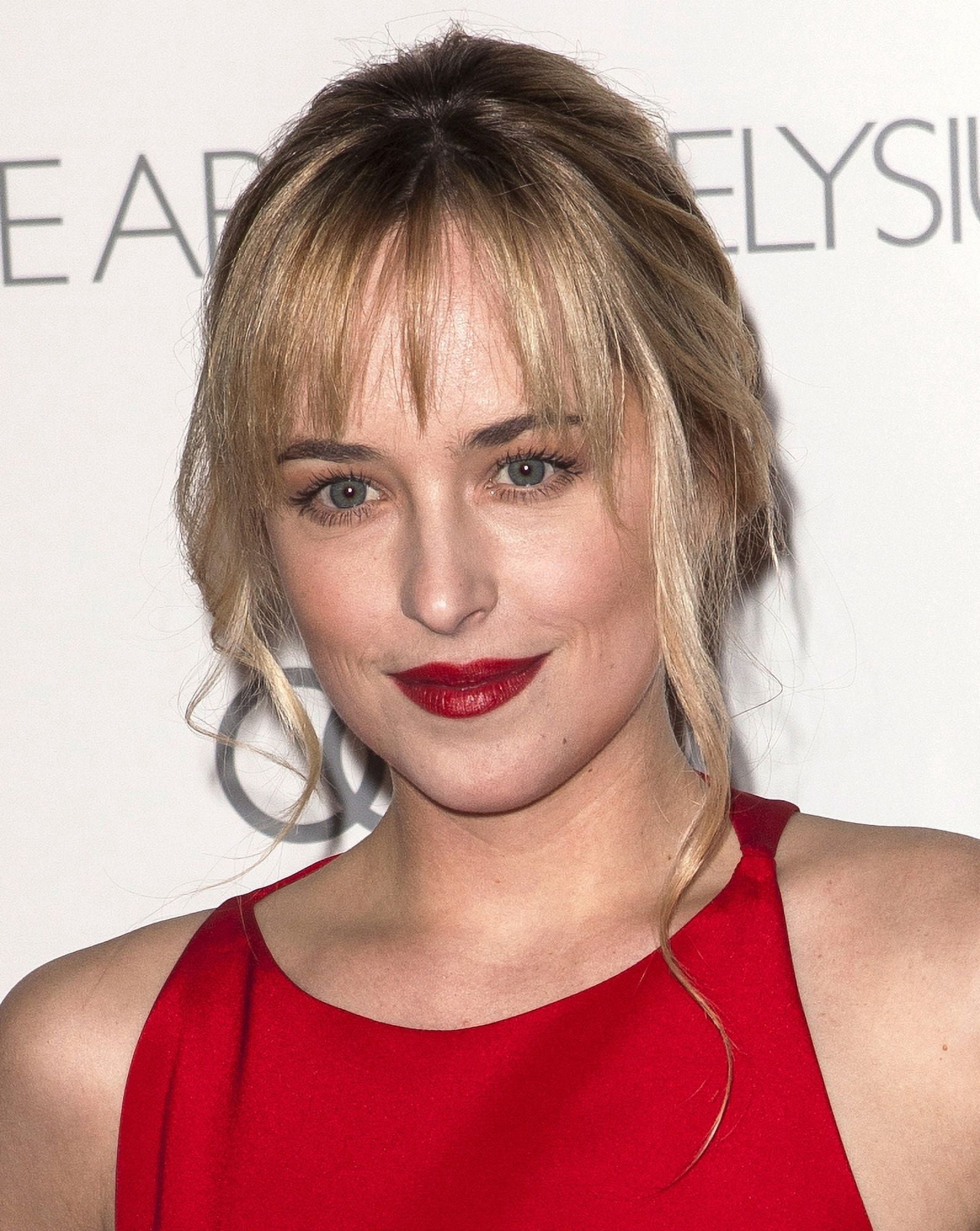 Dakota Johnson At Arrivals For The Art Of Elysium Heaven Gala Canvas Art - (16 x 20)
