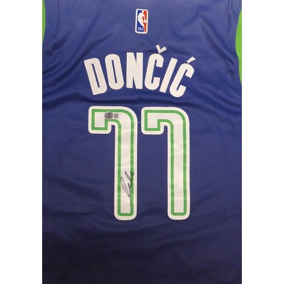Dallas Mavericks Luka Doncic Autographed Blue Nike Jersey Beckett BAS #AE03919