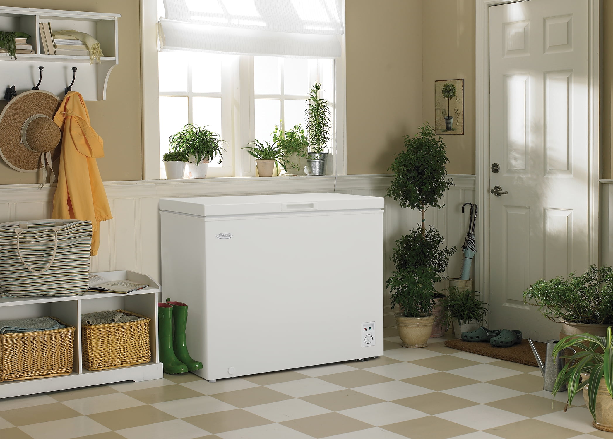 Danby 7.0 cft Chest Freezer in White