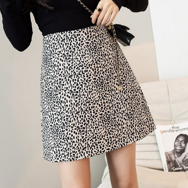 Tight cheetah print skirt 2025