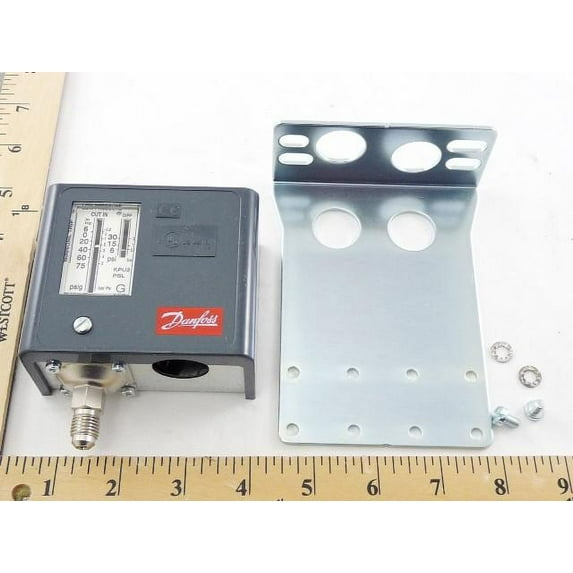 Danfoss 060-5239 - 6"-73# Auto SPDT 1/4" Flare