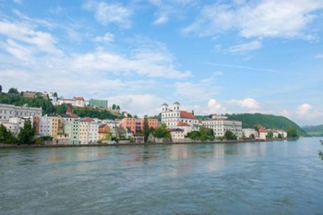 Danube River Passau Canvas Art - Jim Engelbrecht DanitaDelimont (22 x 15)