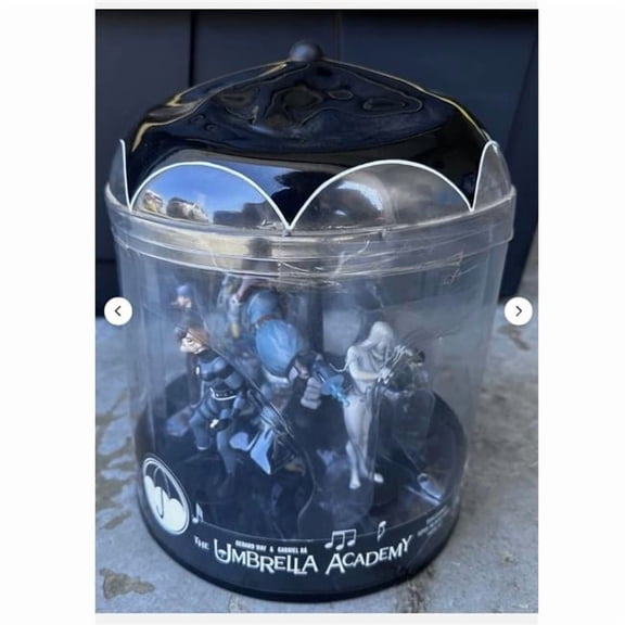 Dark Horse 245788 Umbrella Academy Disillusioned Super-Talented Family Action Figure Set