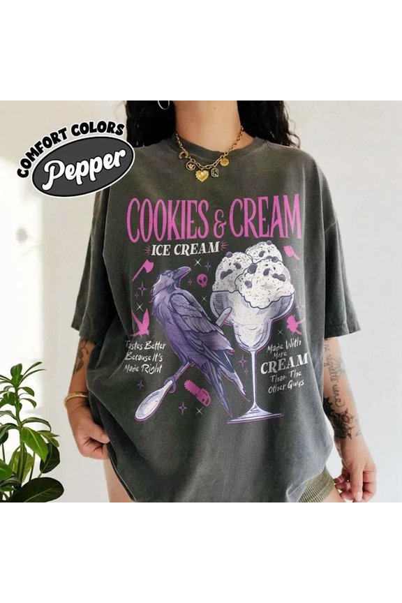 Dark Romance Gothic Spooky T-Shirt