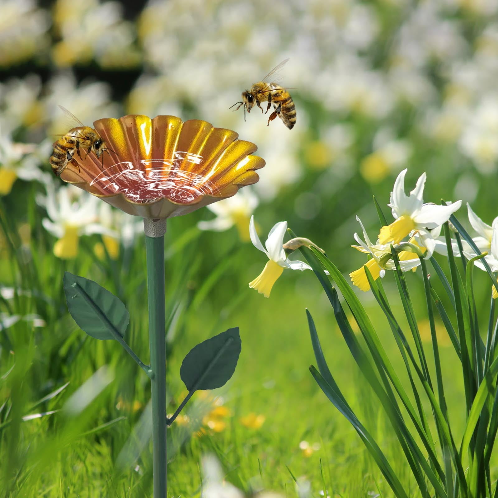 Darzheoy Bee Watering Station, Metal Flower Shape Insect Drinkers ...
