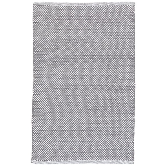Dash & Albert Herringbone Handwoven Indoor/Outdoor Rug, 6' x 9', Shale/White