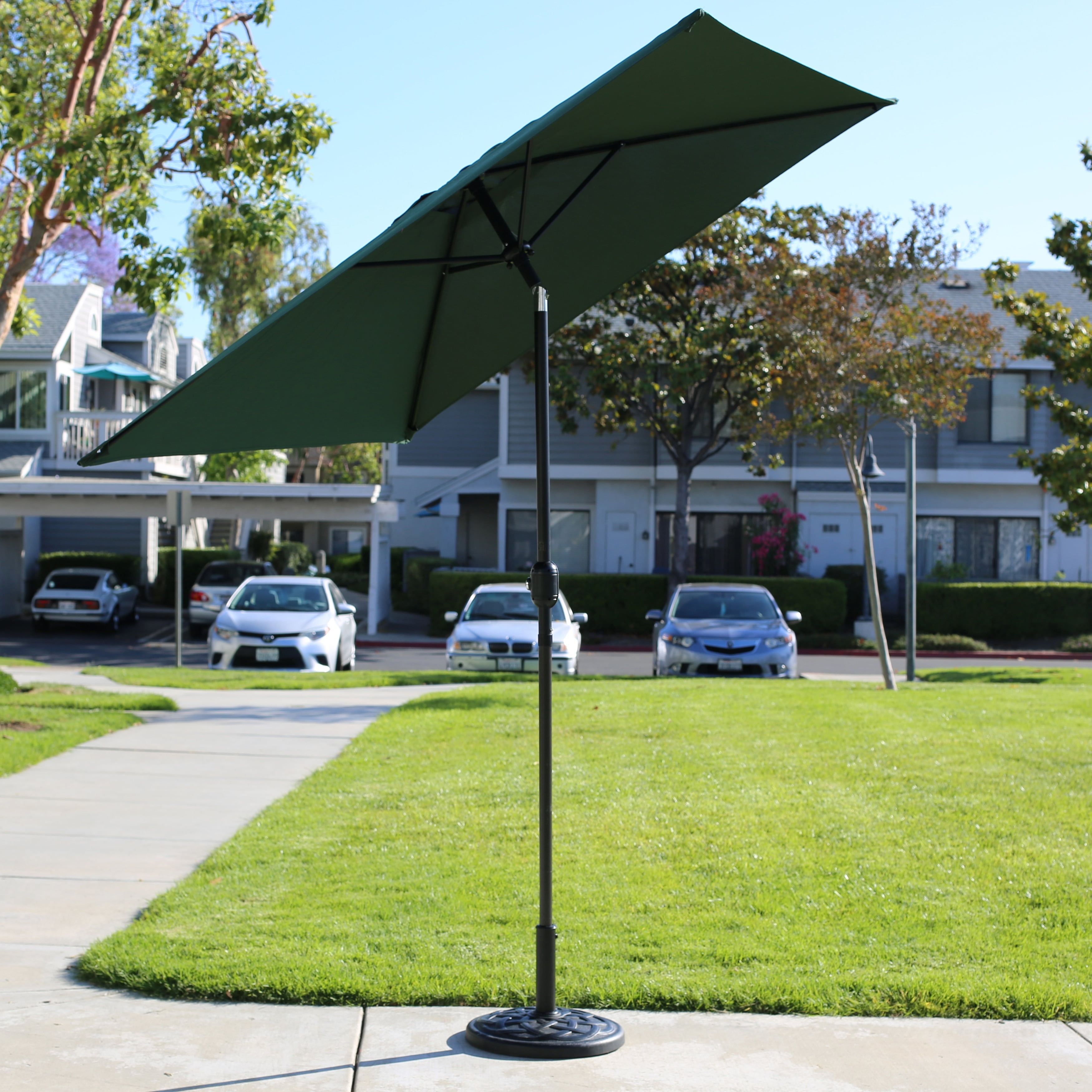 Davee 6.5 Ft Green Polyester Market Patio Umbrella with Steel Frame