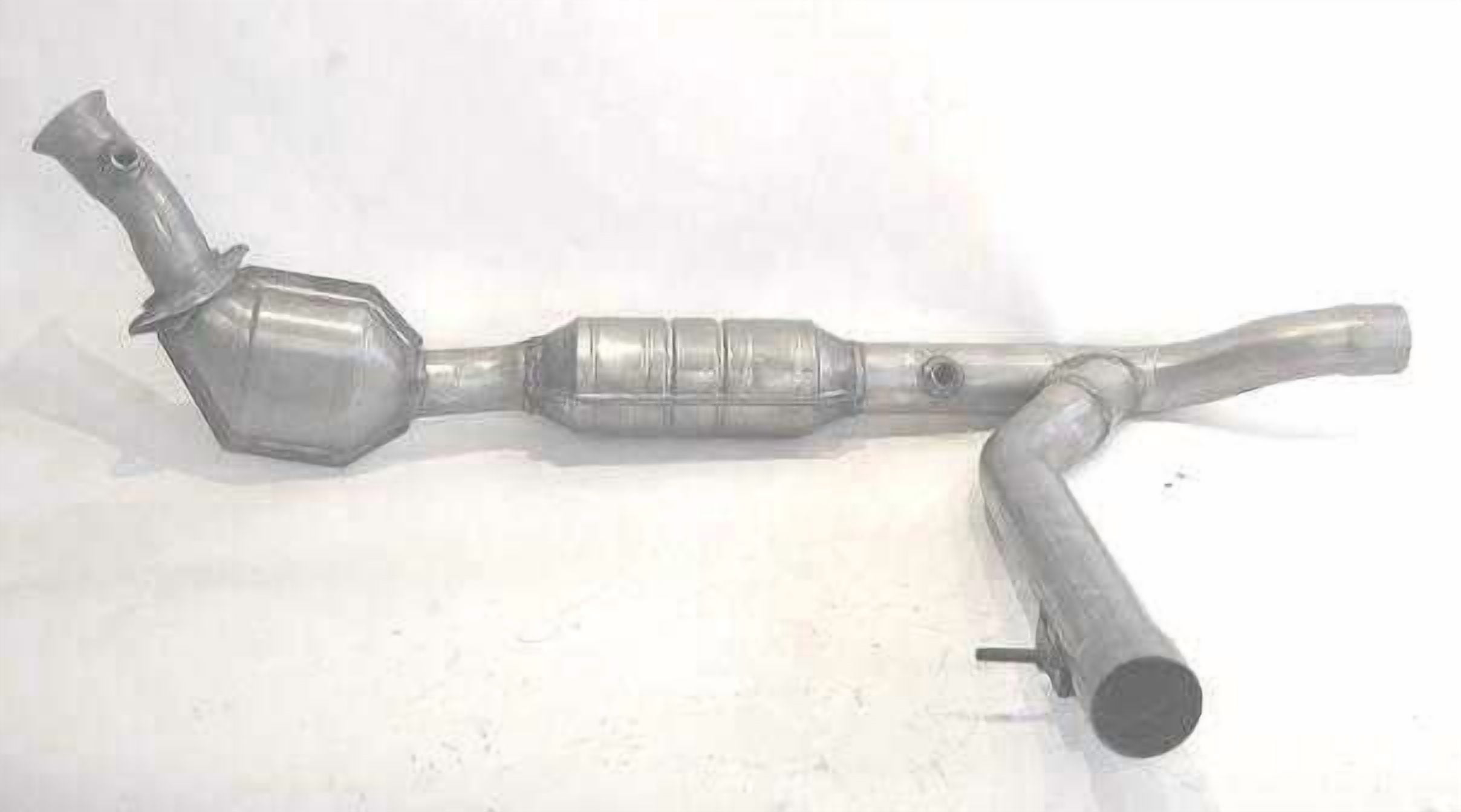 Davico Mfg 19060 Direct-Fit Catalytic Converter