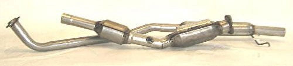Davico Mfg Catalytic Converter P/N:19072 Fits select: 2003-2004 TOYOTA COROLLA, 2003-2004 TOYOTA COROLLA MATRIX