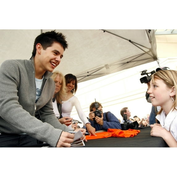David Archuleta At In-Store Appearance For American Idol'S David Archuleta Autograph Signing At&T Store At The Gateway