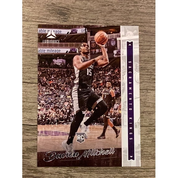 Panini Chronicles Davion Mitchell Sacramento Kings NBA 2021-22 Trading Cards