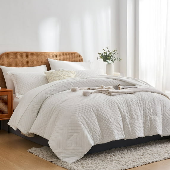 Davulos 7 Pieces Bed in a Bag Queen Boho White Bedding Comforter Sets All Seasons, Geometric Tufted Bed Set with Comforter, Sheets, Pillowcases & Sham