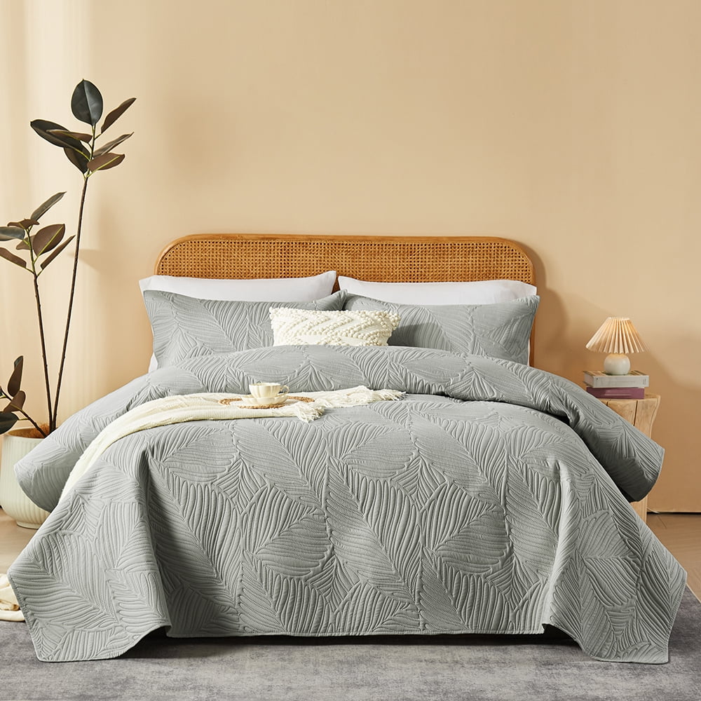 Davulos King Size Quilt Set 3 Pieces,Lightweight Grey Bedspread Coverlet Leaf Pattern Quilts for King Bed Microfiber Bed Cover Set for All Season