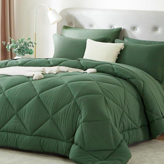 Davulos Queen Comforter Set 7 Pieces,Dark Green Bed in a Bag for Bedroom All Season Bedding Sets with 1 Comforter,2 Pillow Shams,2 Pillowcases,1 Flat Sheet,1 Fitted Sheet