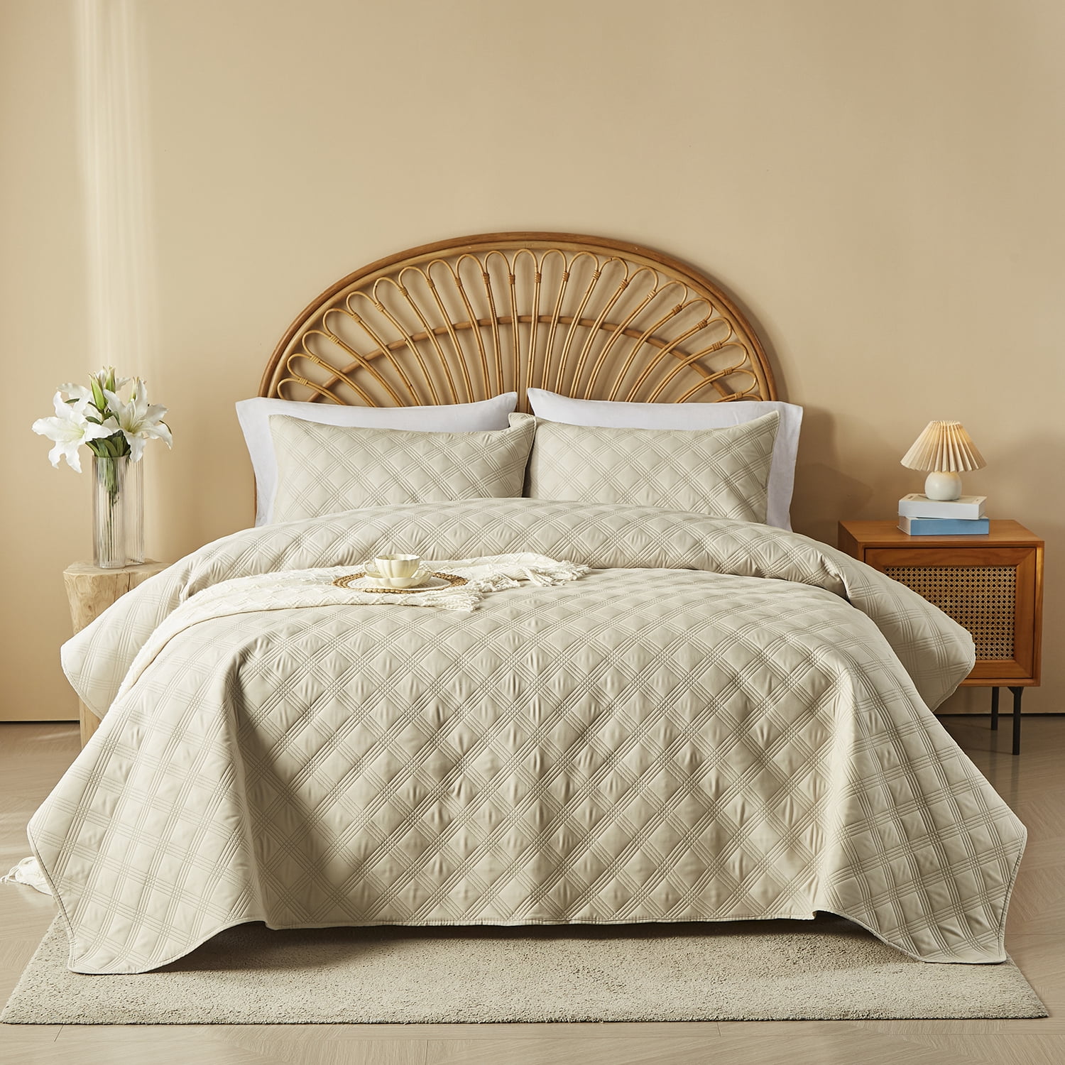 Davulos Quilts Queen Size，Soft Queen Quilt Bedding Set Lightweight Comforter with 2 Pillow Shams Complexion Summer Bedspread Coverlet for Modern Bedroom Decor, 90x96 Inch