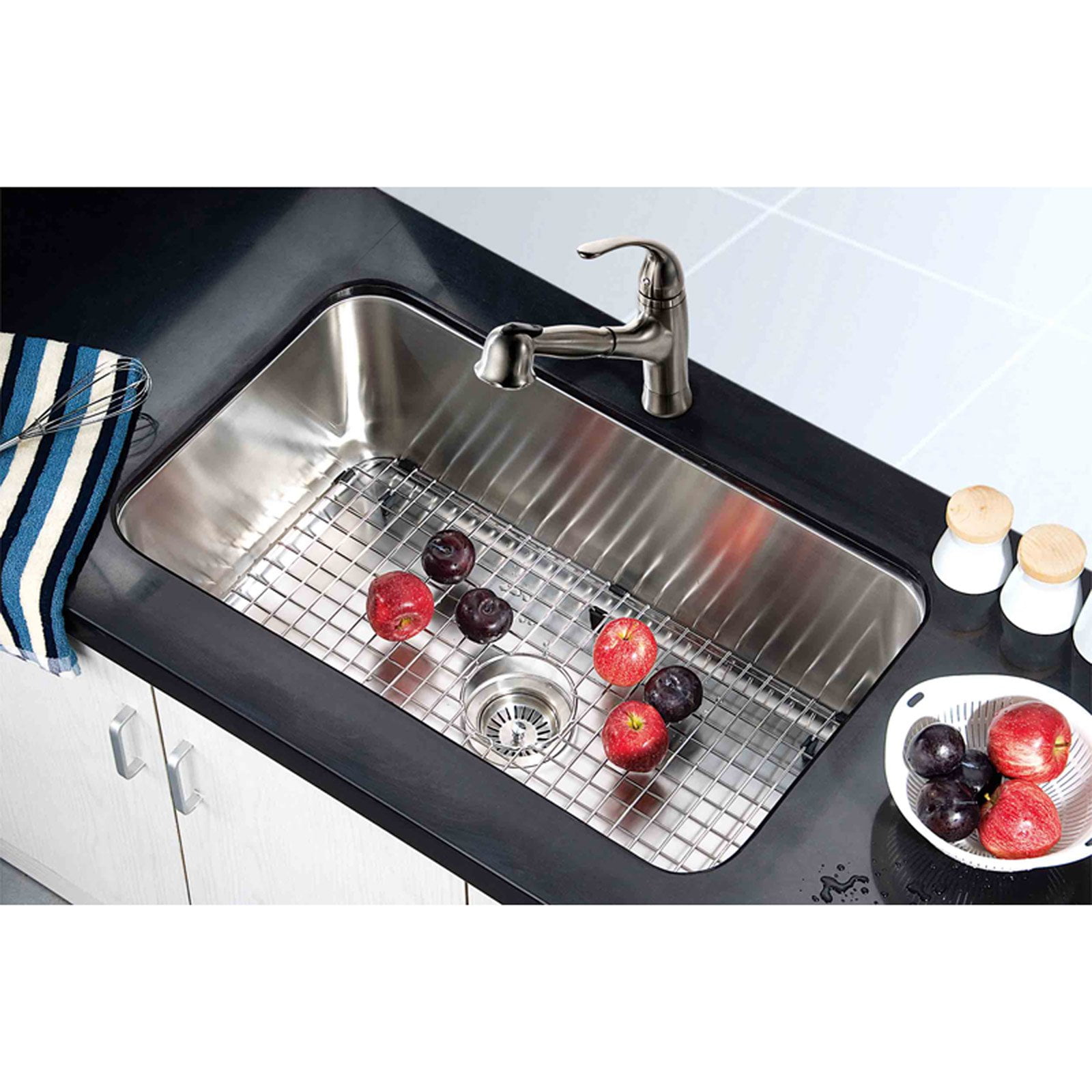 30.38'' L x 18.5'' W Stainless Steel Undermount Single Bowl Kitchen Sink