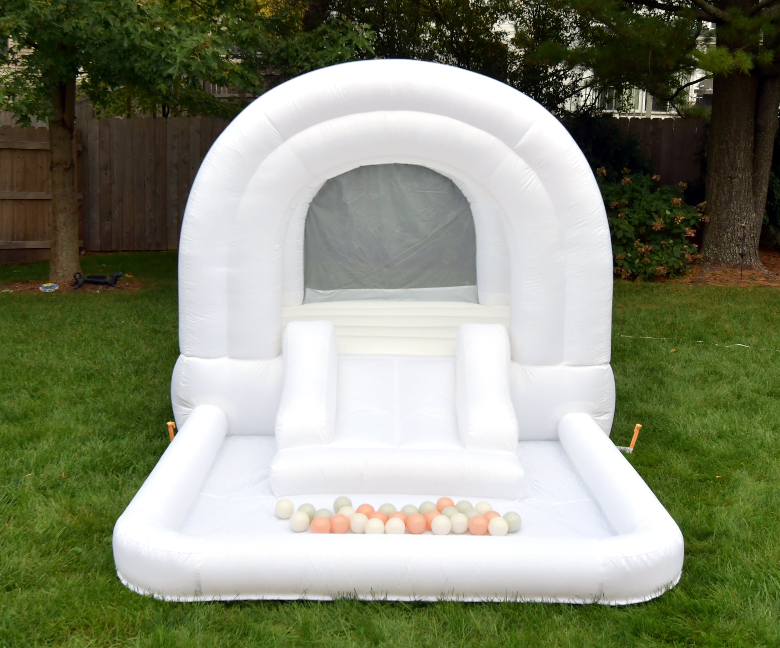 Daydreamer Cloud Bounce House with Pastel Ball Pit