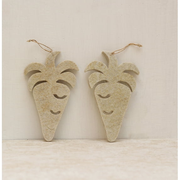 De Kulture Works Wool Felt Hanging Carrat Ornament, Needle Felted, Handmade, 3x0.2x5 Inches, 1 Pack