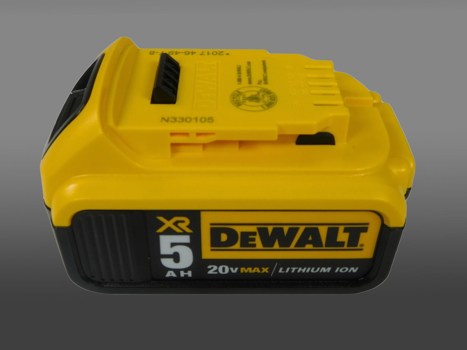 DeWALT Max XR Lithium-Ion 20V 5Ah Battery DCB205 - Two Pack with Charger 