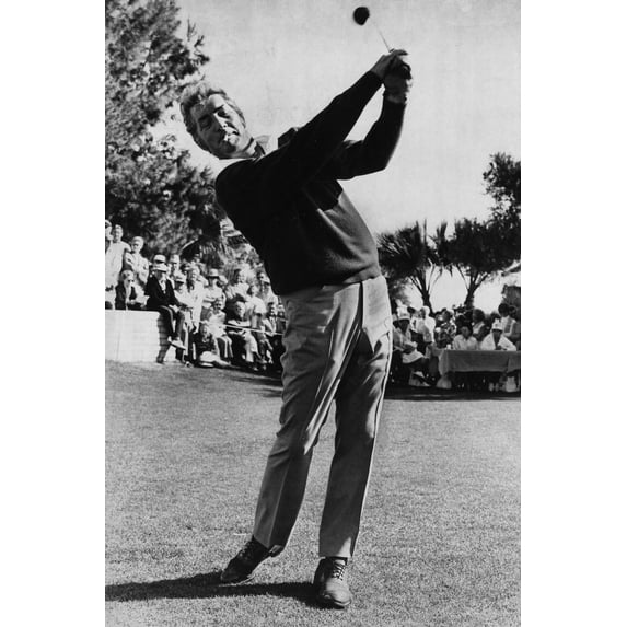 Dean Martin playing golf Photo Print (8 x 10)