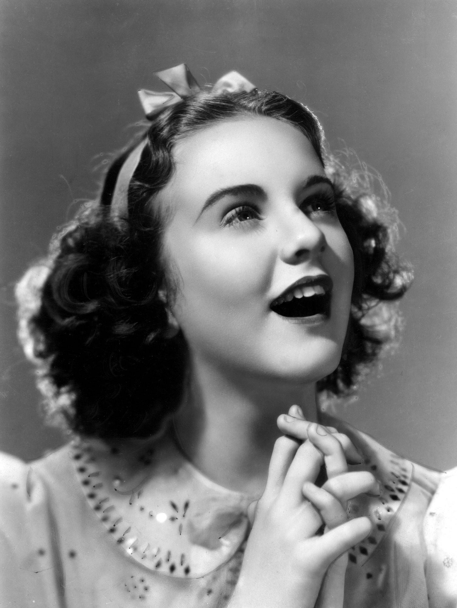 Deanna Durbin Canvas Art - (16 x 20)