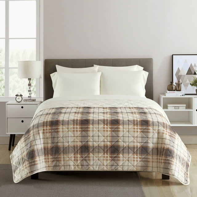Dearfoams Beige Plaid Velvet Plush 7 Piece Quilt Bedding Set with