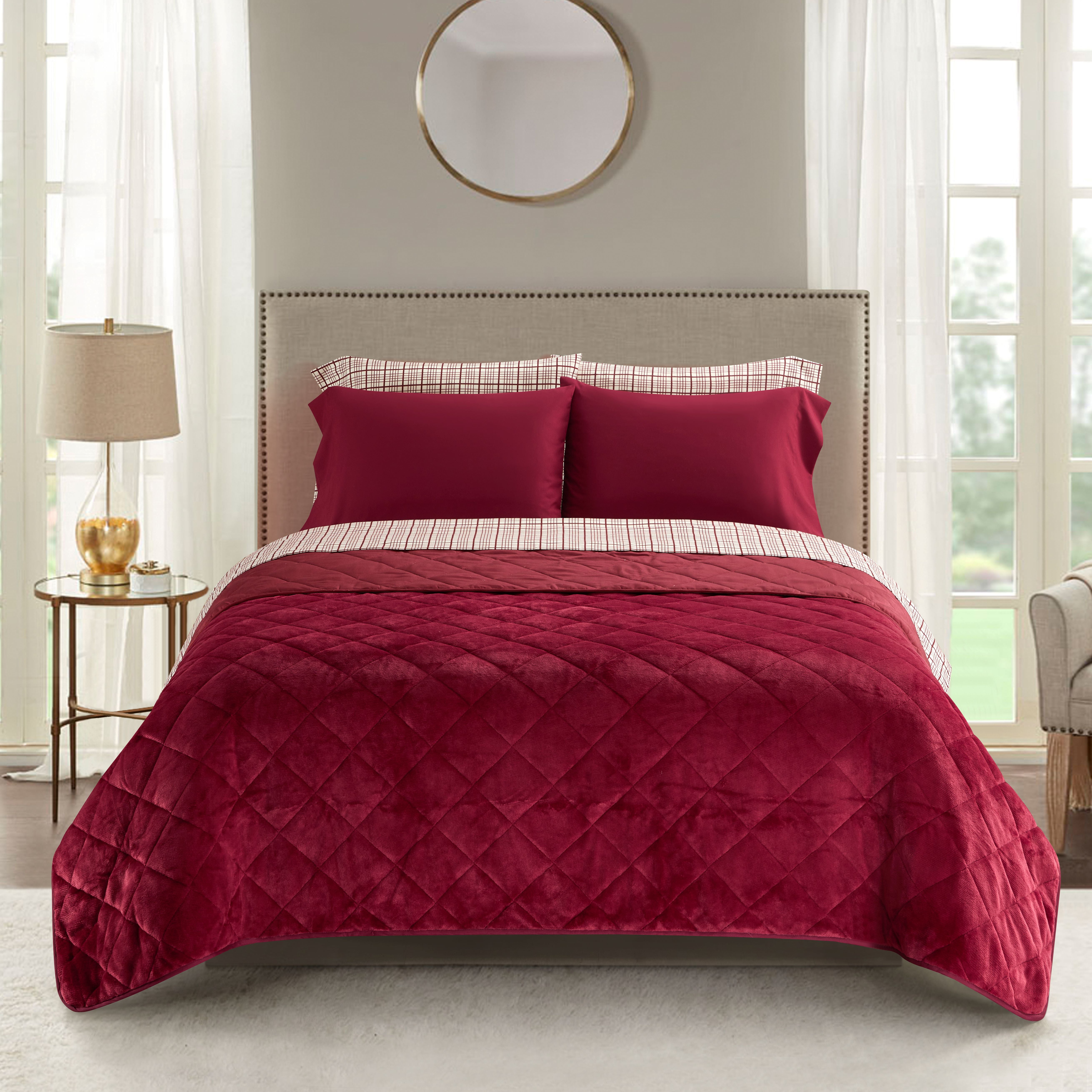Dearfoams Burgundy Velvet Plush 7 Piece Quilt Bedding Set with Flannel Sheets, Queen