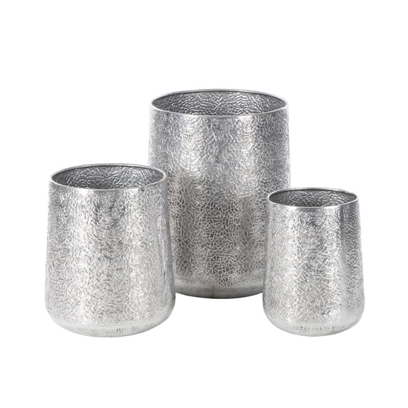 DecMode 12", 16", 20"H Silver Aluminum Metal Planter with Hammered Design (3 Count)