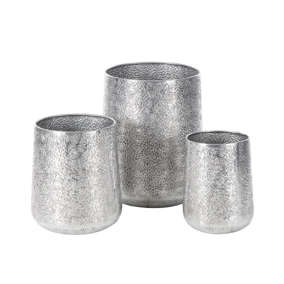 DecMode 12", 16", 20"H Silver Aluminum Metal Planter with Hammered Design (3 Count)