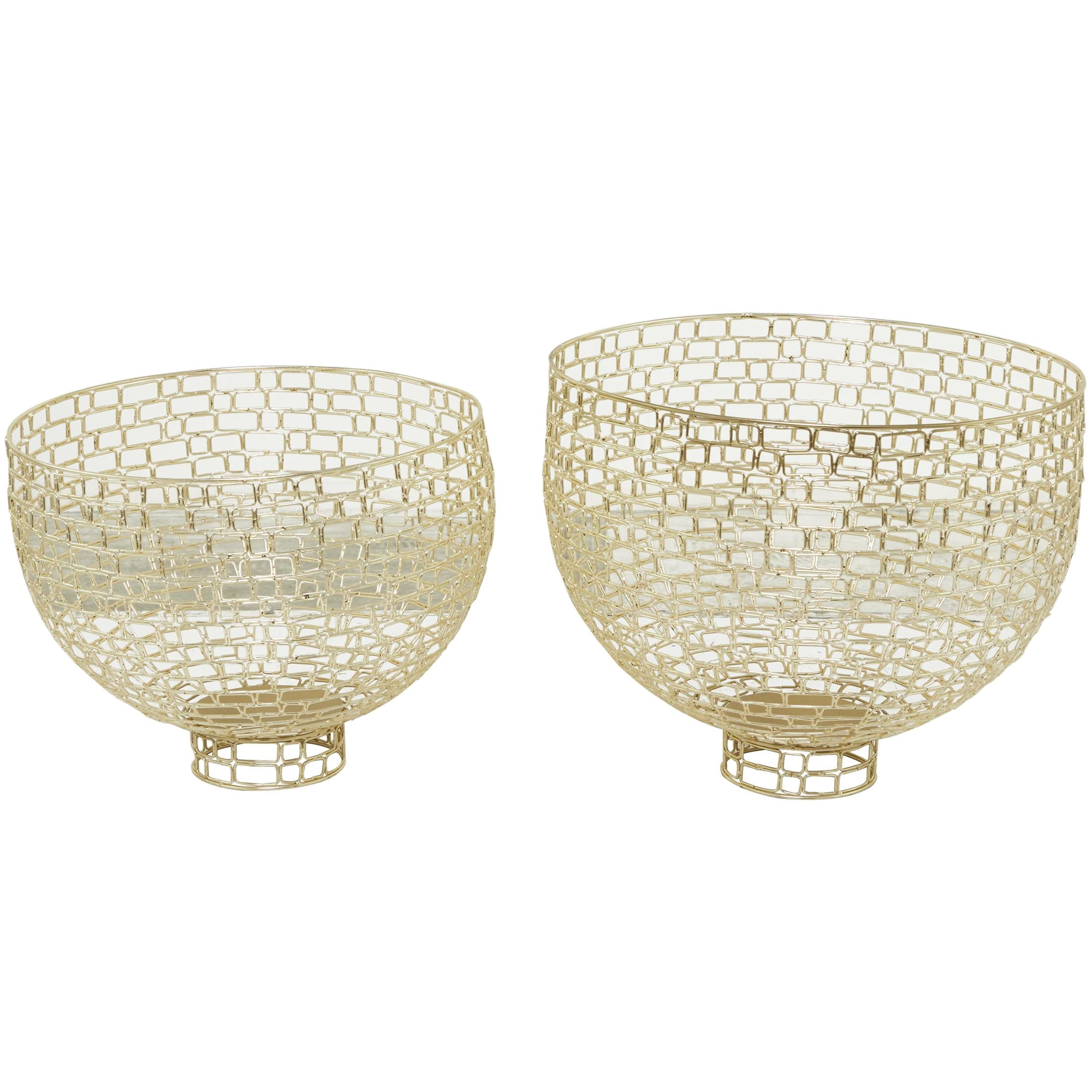 DecMode 18", 20"W Round Gold Metal Decorative Bowl with Chain Link Patterns, Set of 2