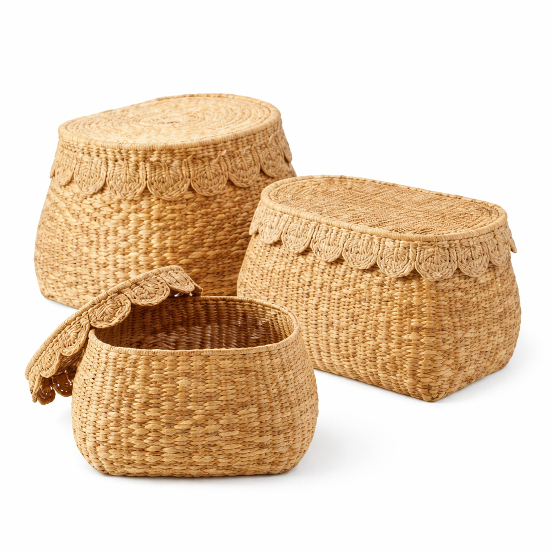 DecMode 18", 24", 30"H Brown Seagrass Woven Storage Basket with Lid, 3-Pieces