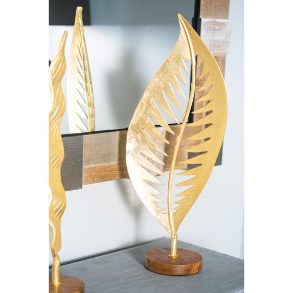DecMode Aluminum Contemporary Leaf Sculpture, White