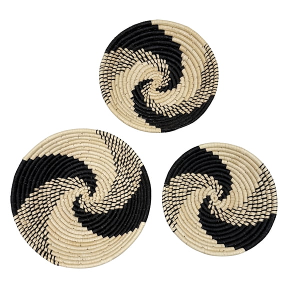 DecMode Black Seagrass Handmade Spiral Basket Plate Wall Decor (3 Count)