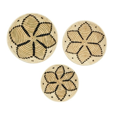 DecMode Brown Seagrass Handmade Basket Plate Wall Decor (3 Count)