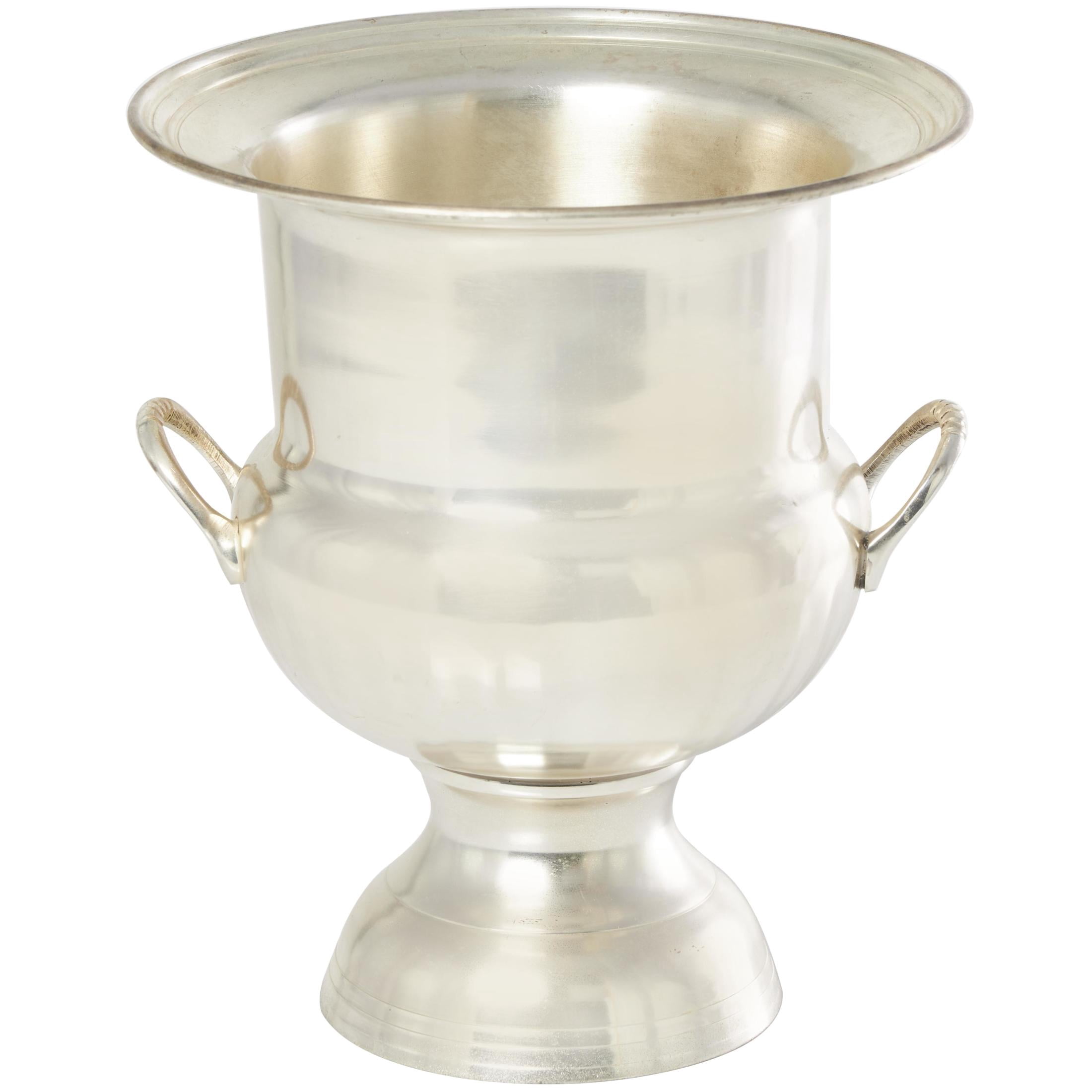 DecMode Round Metal 2 Bottle Silver Ice Bucket