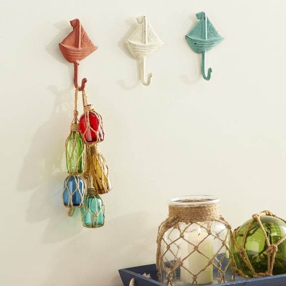 DecMode Set of 3 coastal 7 inch distressed iron sailboat hooks