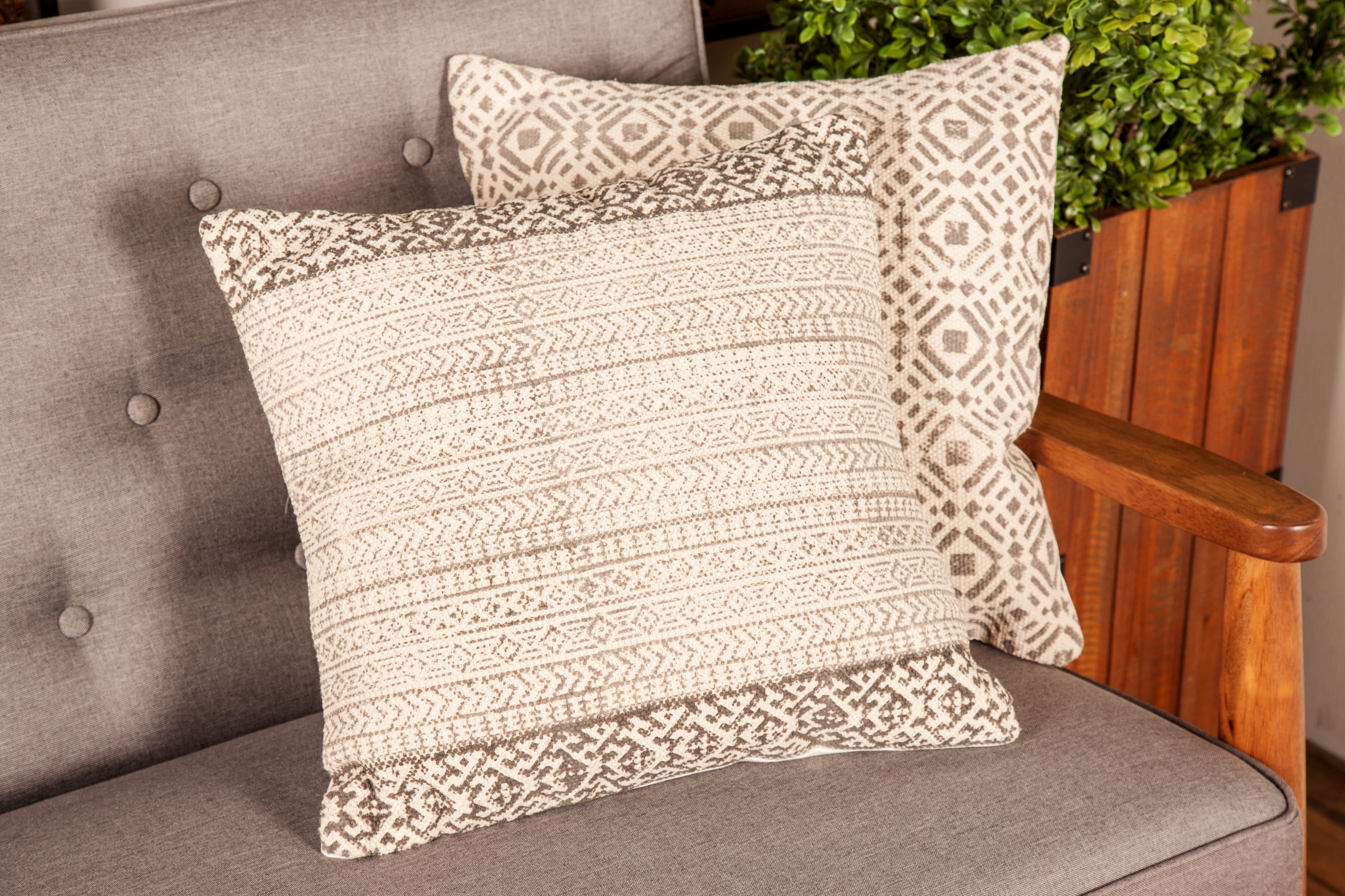 StyleWell Light Beige Abstract 18 in. x 18 in. Square Decorative Throw  Pillow with Tassels S00161061281 - The Home Depot