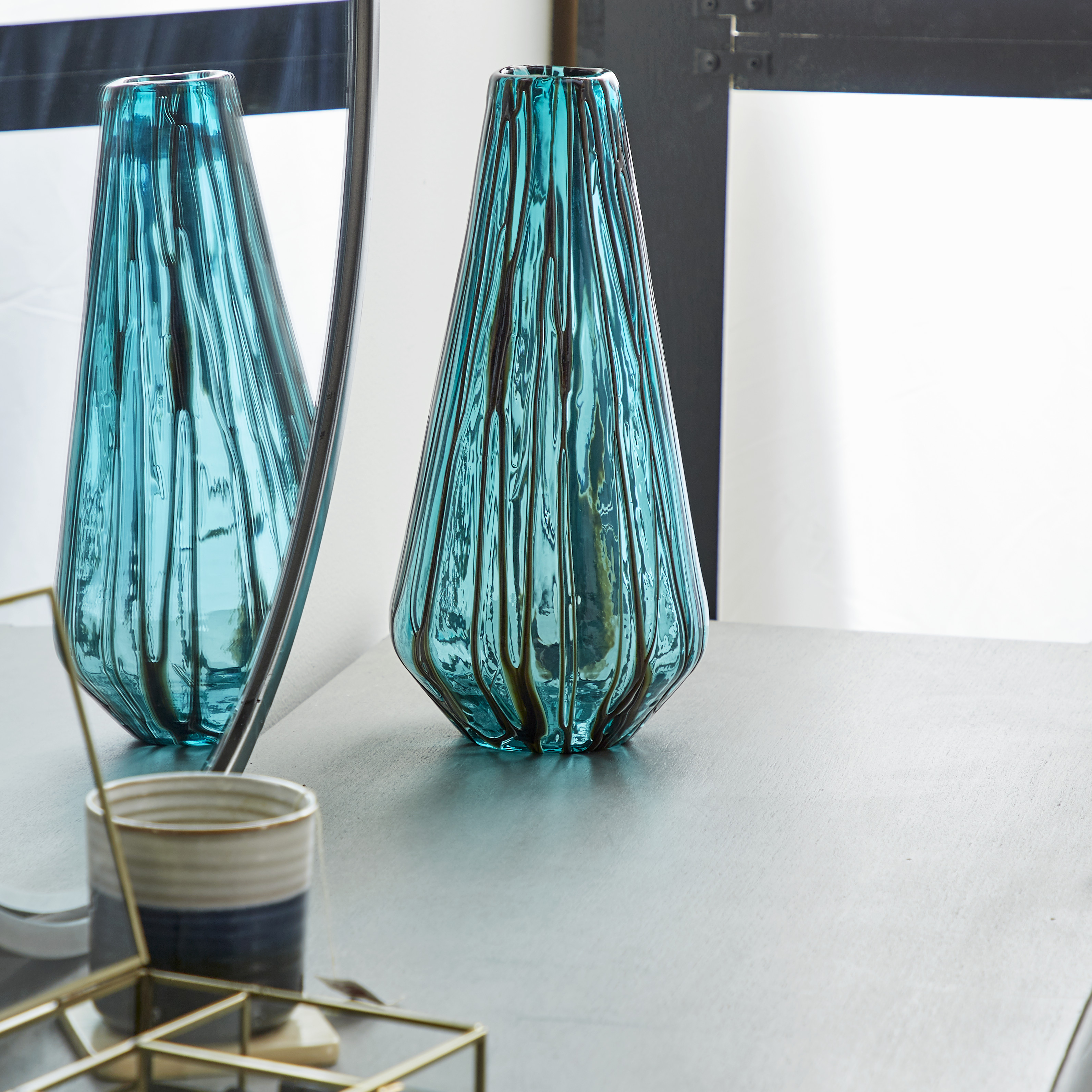 Decmode Extra Large Teal Glass Vase with Drip Effect, 7? x 14