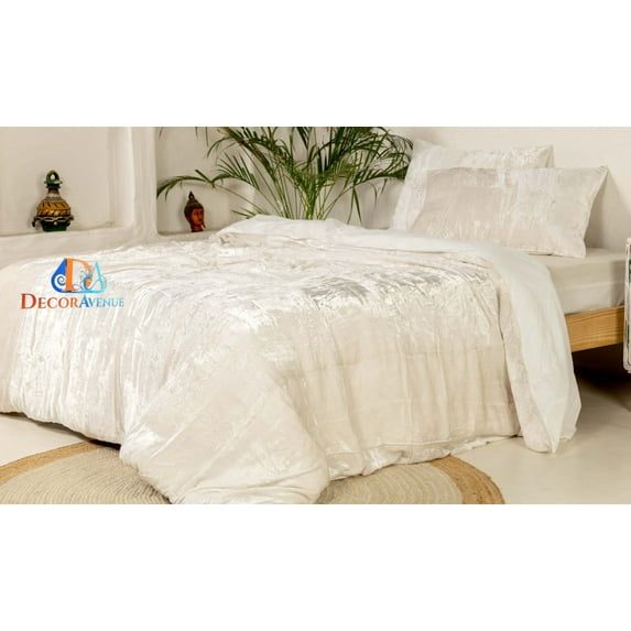 DecorAvenue Rayon Velvet Duvet Cover Bedding Set, Off White Luxury Ultra Soft Velvet Comforter Cover 3 Pcs Set with Zip Closure, Full Double Size 80" x 90" Inches