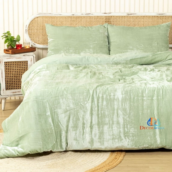 DecorAvenue Ultra Luxury Velevt Duvet Cover Set 3 Pc Comforter Cover Set for Home Decoration with Zip Closure no Filling Sage Green Color Twin XL Size 59" x 102" Inches
