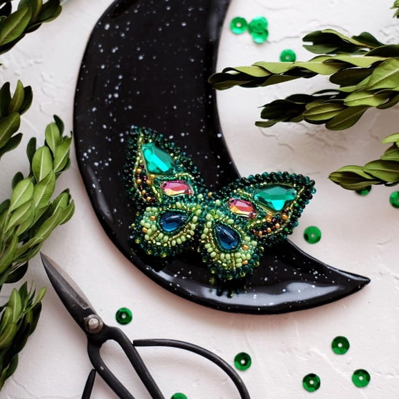 Wizardi Bead Embroidery Decoration - Emerald August. Colorful Beads, Beading Needles. DIY Kit. Embroidery for Beginners. Home Decor. AD-035 Abris Art