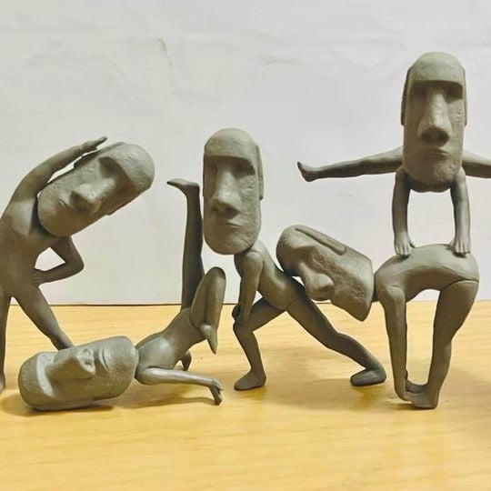 Decorative Figurine Moai Desktop Capsule Toy Statue for Desk Decoration, Set of 5