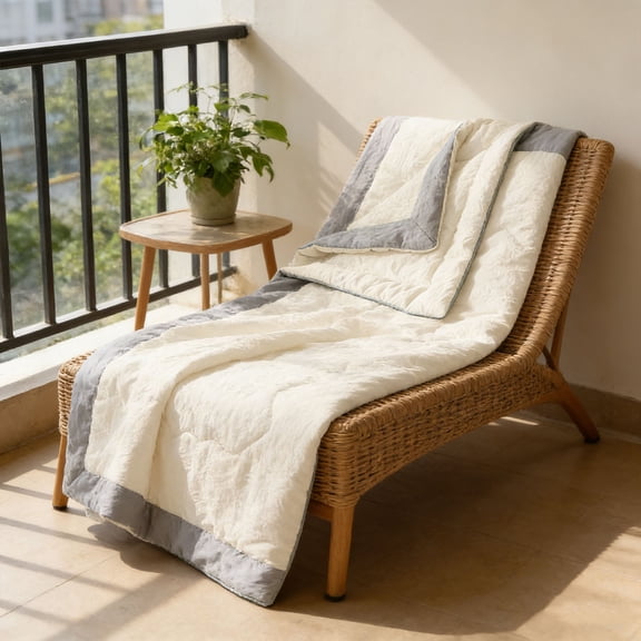 Deeceymbur Washable Solid Color Summer Quilt Lightweight Comforter Breathable Bedding for Dorm 59x78 Inch