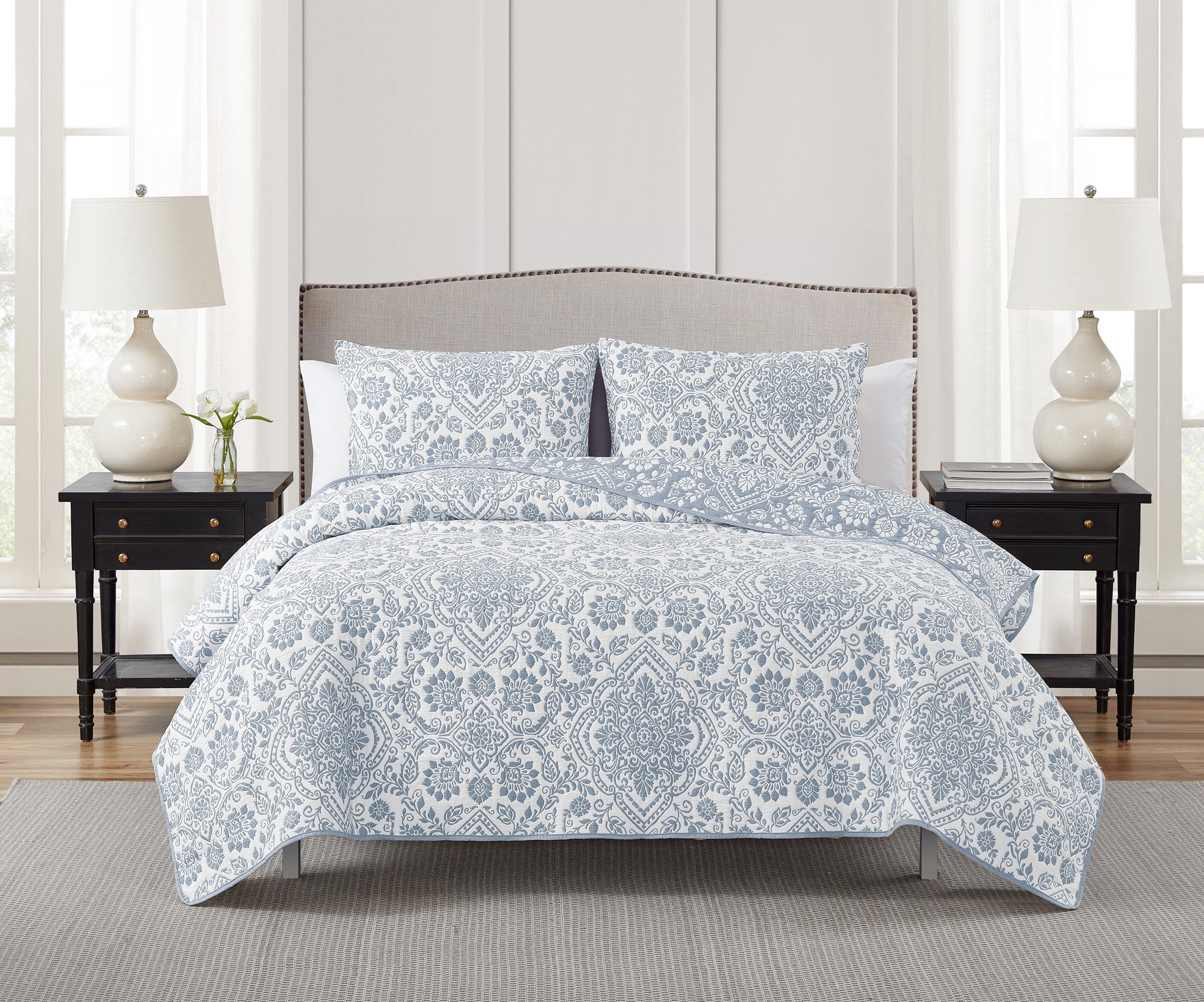 Deena Blue and White Reversible Twin Quilt Set