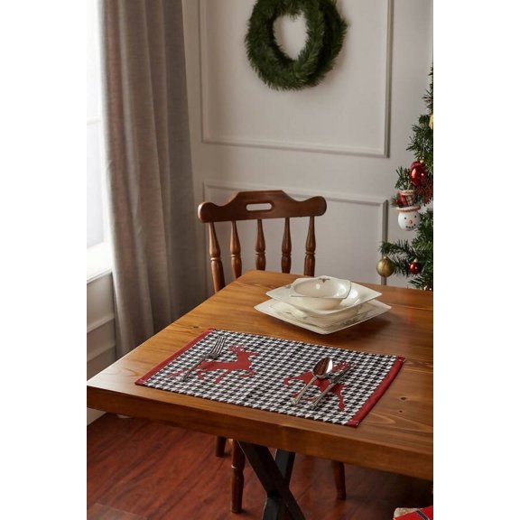 Deer Pattern Maroon & Black Hounds-Tooth Placemat Set of 2