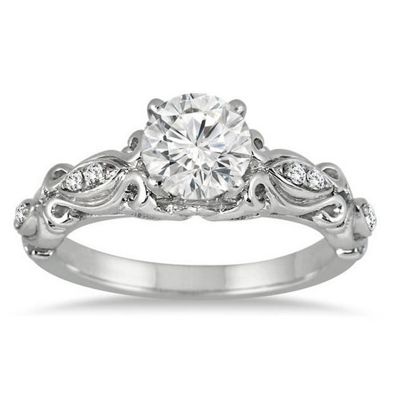 Delightful Antique Wedding Ring 0.50 Carat Round Cut Diamond on Gold