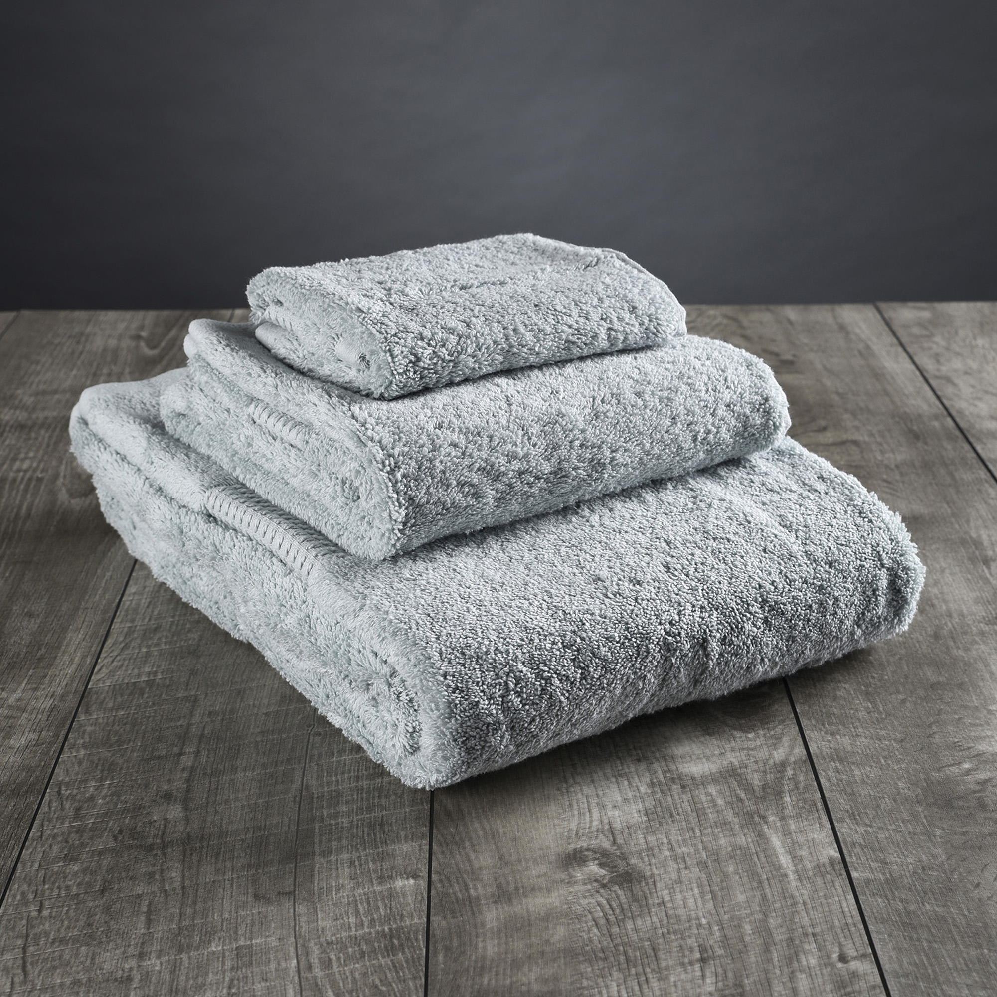 https://i5.walmartimages.com/seo/Delilah-Home-100-Organic-Bath-Towel-Set-High-Quality-Ultra-Soft-Absorbent-Turkish-Cotton-Spa-Towels-Eco-Friendly-Vegan-One-piece-13x13-16x30-30x54-Pa_ac6f32b3-36e0-451a-9101-97c7e9f26a0e.f339ae6c40224caaa2da36816888a5af.jpeg